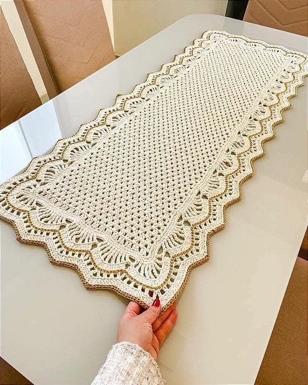 Caminho de mesa em crochê 120x40cm  C065