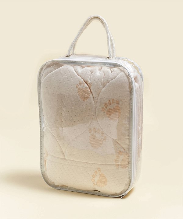 Protetor impermeável e pillow top para colchão de berço.