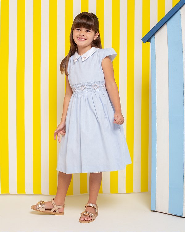 Vestido casa de abelha bordado gola