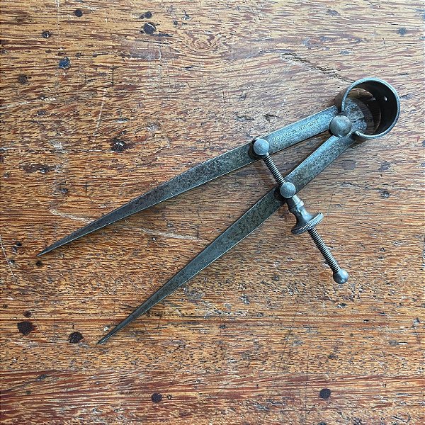 Compasso de Ponta Seca Moore & Wright – Sheffield, Inglaterra | 6”