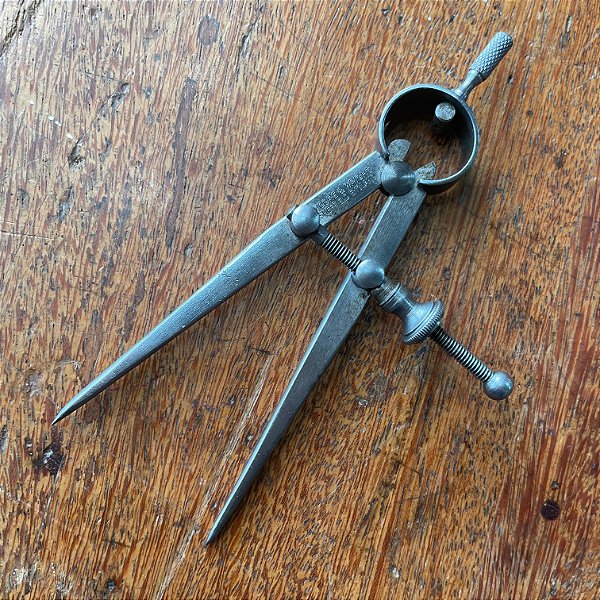Compasso de Ponta Seca Moore & Wright – Sheffield, Inglaterra | 3,5”