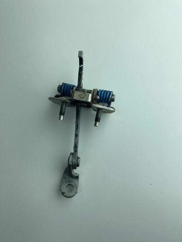 Limitador Porta Dianteira Esquerda Renault Duster 2011 A 15