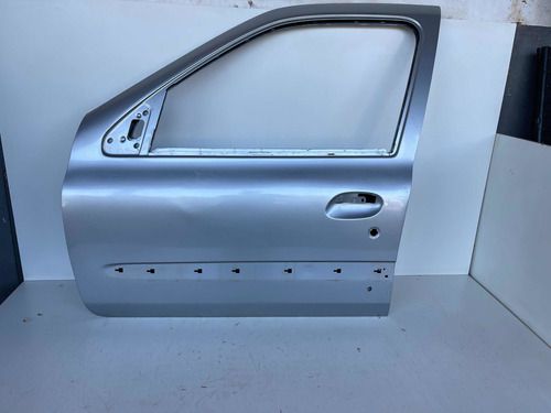 Porta Dianteira Esquerda Renault Clio 2005 A 2012