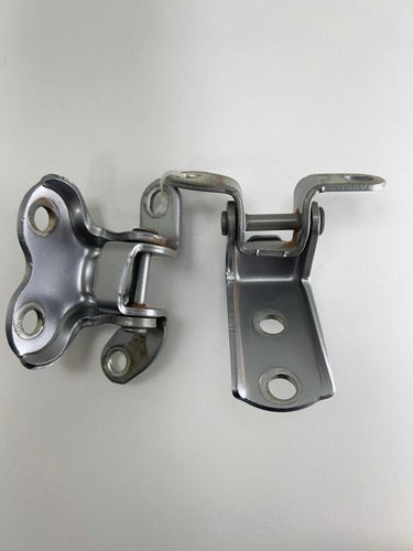 Dobradiças Porta Traseira Direita Toyota Hilux 2016 A 2022