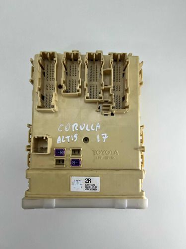 Caixa Fusíveis Painel Toyota Corolla 2015 A 2019 8273012l62