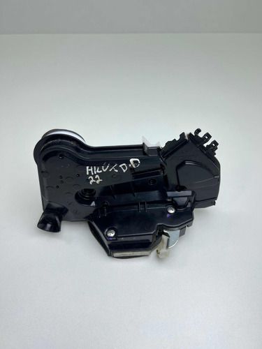 Fechadura Porta Dianteira Direita Toyota Hilux 2016 A 2022
