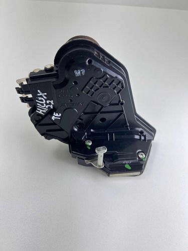 Fechadura Porta Traseira Esquerda Toyota Hilux 2016 A 2022