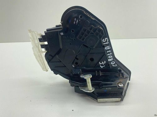 Fechadura Porta Traseira Esquerda Toyota Corolla 2015 A 19