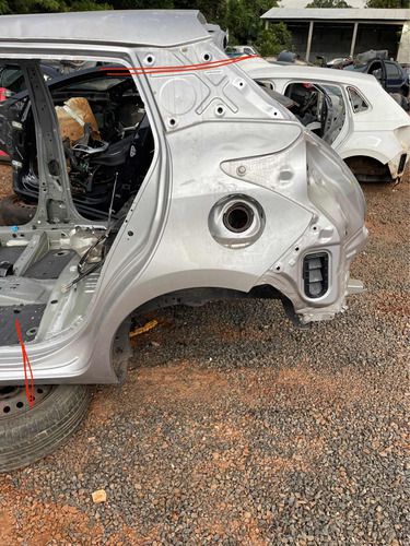 Lateral Esquerda Toyota Yaris Hatch