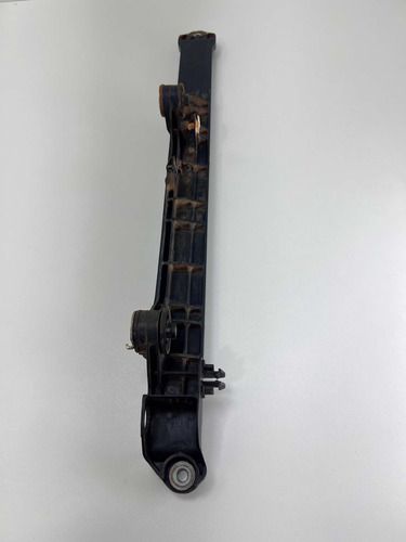 Suporte Direito Radiador Toyota Hilux 2.8 2016 A 2022