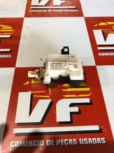 Motor Trava Tampa Traseira Golf 2006 Ate 2012