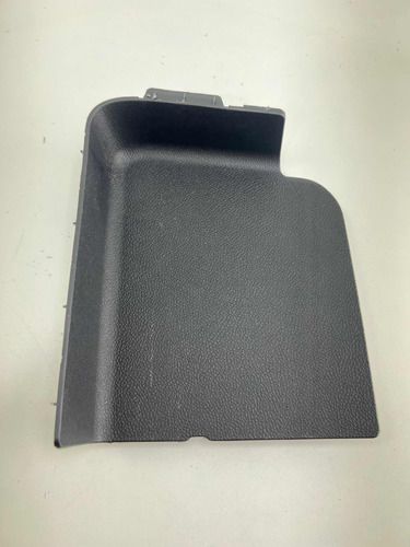 Acabamento Traseiro Esquerdo Porta Mala Tracker 2017 A 2019