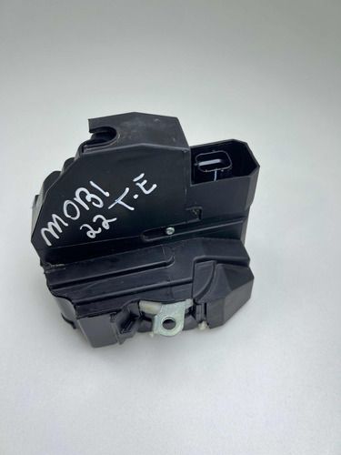 Fechadura Porta Traseira Esquerda Fiat Mobi 521839430