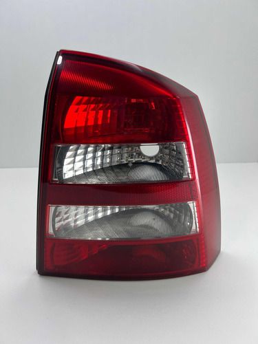 Lanterna Direita Gm Astra Sedam 2004 A 2011 Avaria