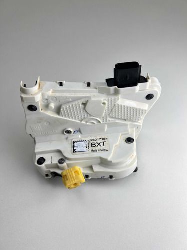 Fechadura Porta Traseira Esquerda Tracker 2020 A 2023