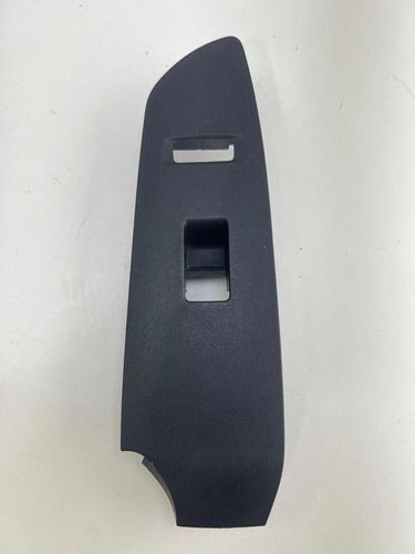 Moldura Botão Porta Dianteira Direita Tracker 2017 A 2019