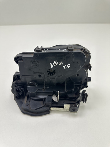 Fechadura Porta Traseira Direita Bmw 318 320 2008 A 2012