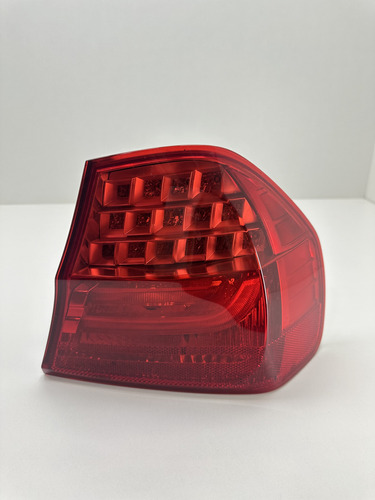 Lanterna Direita Bmw 318 320 2008 2009 2010 2011 2012 Avaria