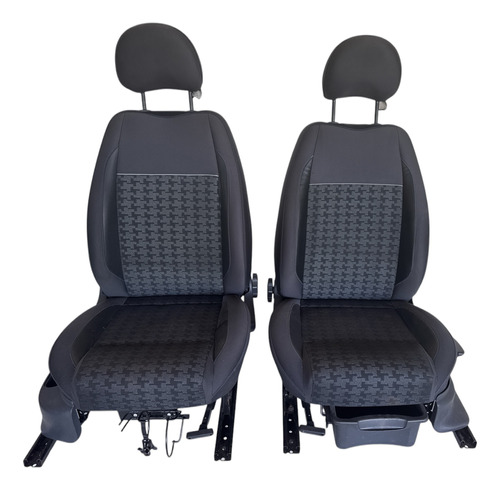 Bancos Dianteiros Volkswagen Fox 2015 A 2021 Detalhe
