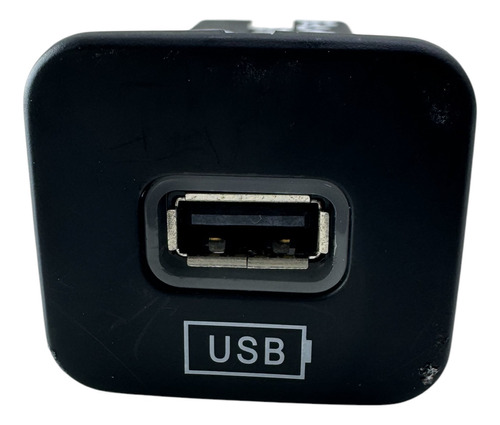 Botão Entrada Usb Traseiro Porta Malas Jeep Commander
