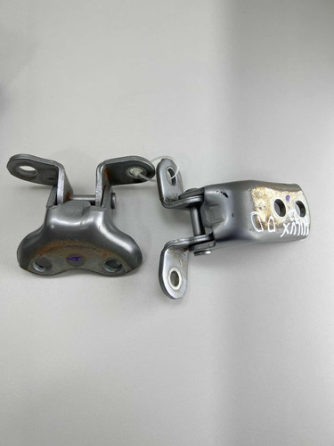 Dobradiças Porta Dianteira Direita Toyota Hilux 2016 A 2022