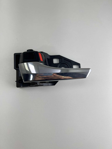 Maçaneta Interna Dianteira Esquerda Toyota Hilux 2016 A 2022