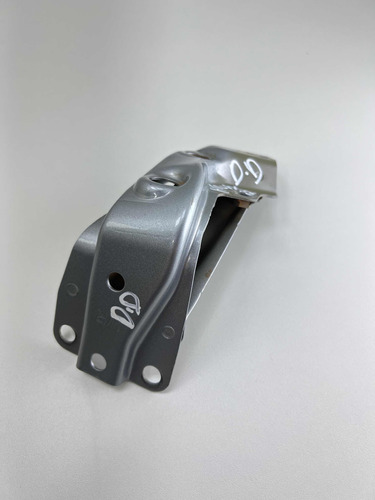 Suporte Paralama Direito Toyota Hilux 2016 A 2022