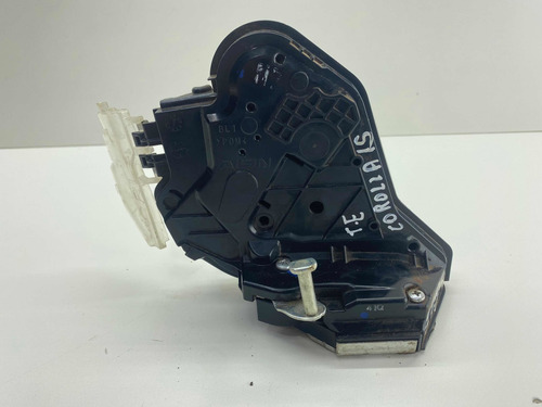 Fechadura Porta Traseira Esquerda Toyota Corolla 2015 A 19