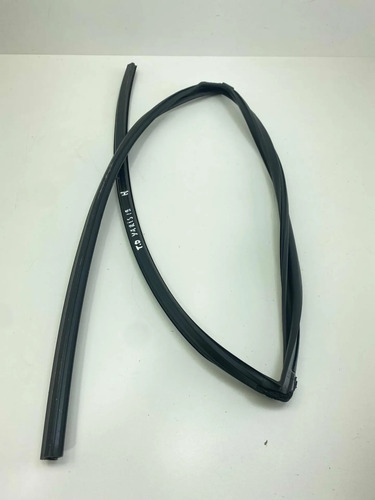 Canaleta Porta Traseira Direita Toyota Yaris Hatch