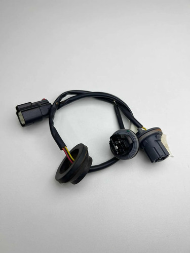 Chicote Lanterna Traseira Tracker 2020 A 2023