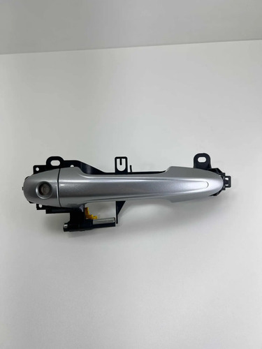 Maçaneta Externa Dianteira Esquerda Toyota Hilux 2016 A 2022