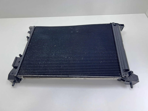 Radiador Condensador Fiat Mobi Avaria