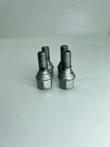 4 Parafuso Roda Fiat Mobi