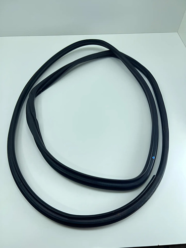 Borracha Carroceria Traseira Esquerda Toyota Hilux 2016 A 22 Preto