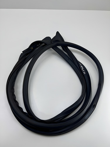 Borracha Porta Dianteira Esquerda Gm Cobalt Até 2019 Preto
