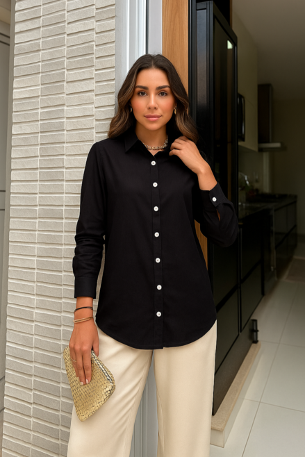CAMISA FEMININA OVERSIZED GOLA TRADICIONAL EM VISCOLINHO PRETO