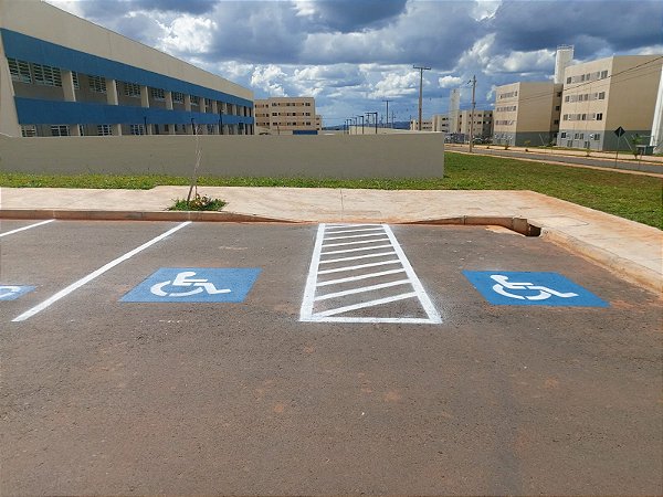 Pintura de Vaga de Estacionamento FAIXA ZEBRADA
