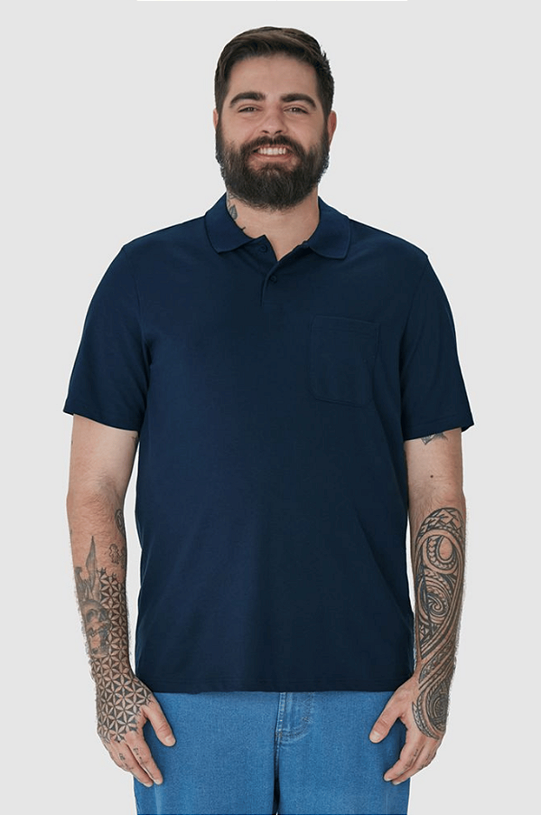 Camisa Polo Plus Size Masculina Básica Com Bolso Frontal em Piquet