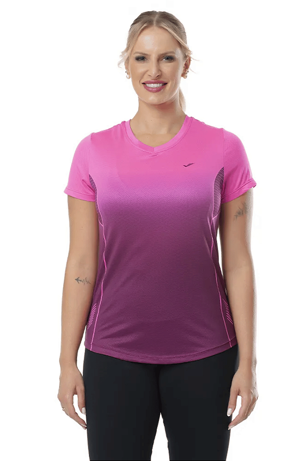 Camiseta Gola V com Design Degradê e Detalhes Discretos Elite