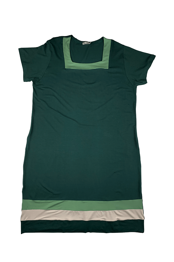 Vestido Plus Size Três Cores com Decote Quadrado Barrielle