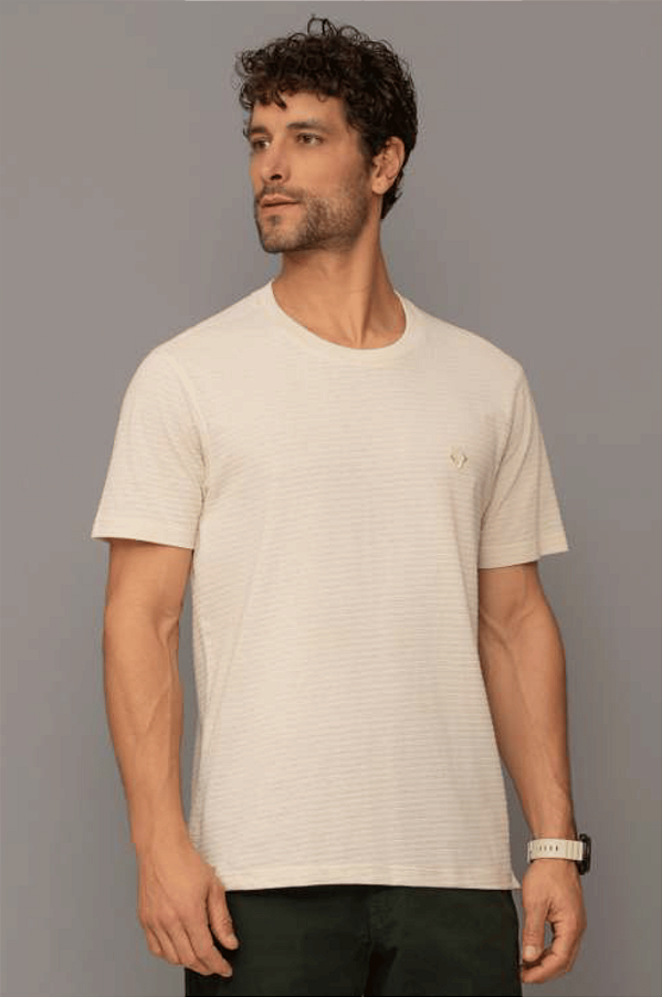 Camiseta Plus Size Detalhada Gola Redonda Dockston