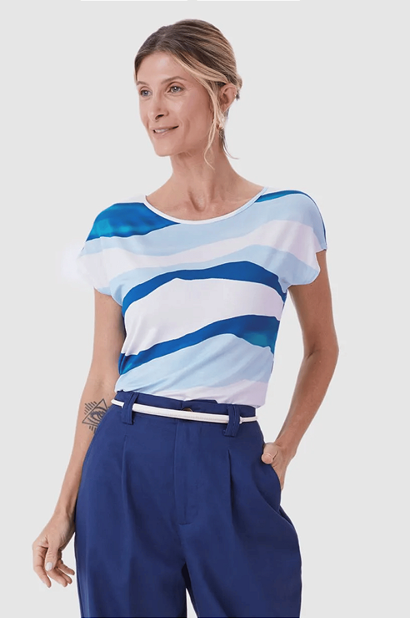 Blusa Feminina Manga Curta Estampa Digital Em Viscose Stretch Malwee
