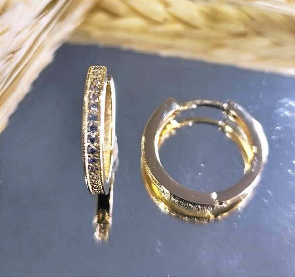 BB 2448 Brinco Argola Fina Com Zircônias BRUNA Semijoias