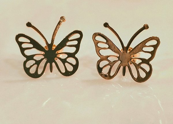 BV 4250 Brinco Borboleta Lisa Vazada (1x1cm) Yellow Semijóias