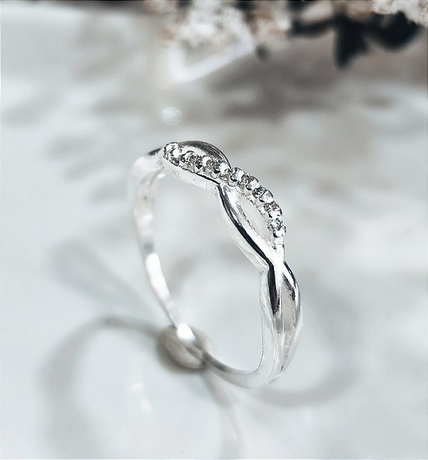 AQP18582 Anel Prata Infinito Cravejado Vazado Qualitá Semijoias