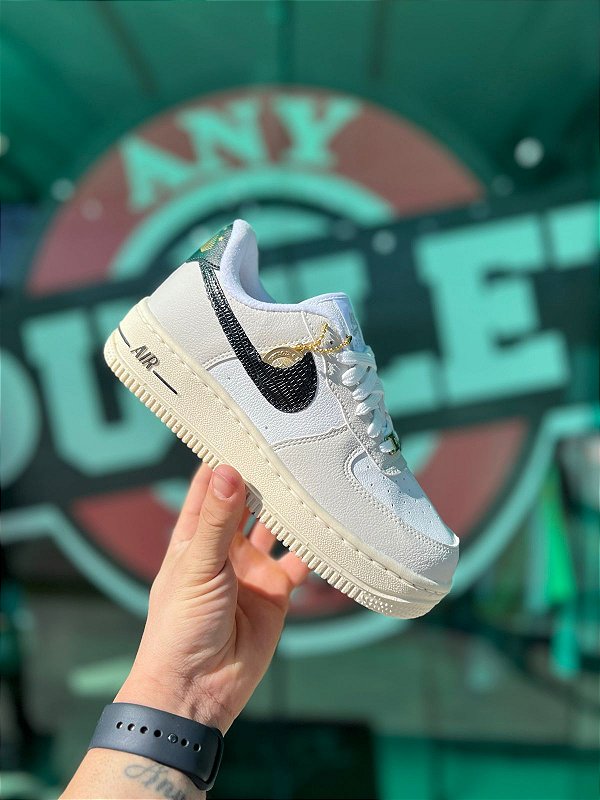Tênis Nike Air Force 1 Medalha Off-White