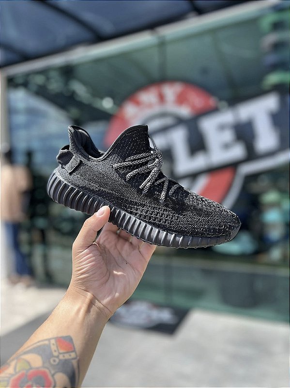 ADIDAS YEEZY BOOST PRETO
