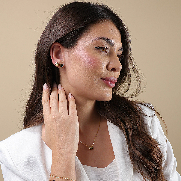 BRINCO CORAÇÃO CRAVEJADO COM ZIRCÔNIAS E BANH DE OURO 18K