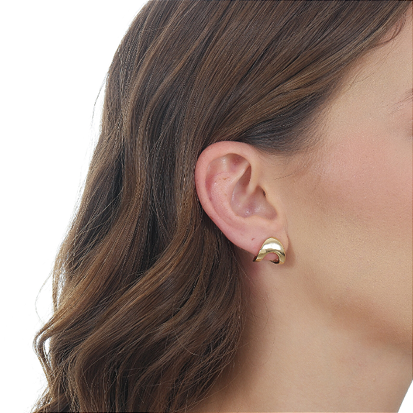 BRINCO ORGÂNICO, VAZADO FRONTAL - BANHO EM OURO 18K