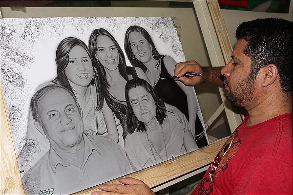 A SUA ENCOMENDA DE RETRATO REALISTA A LÁPIS, COM 5 PESSOAS NO QUADRO, TAMANHO 50/70cm